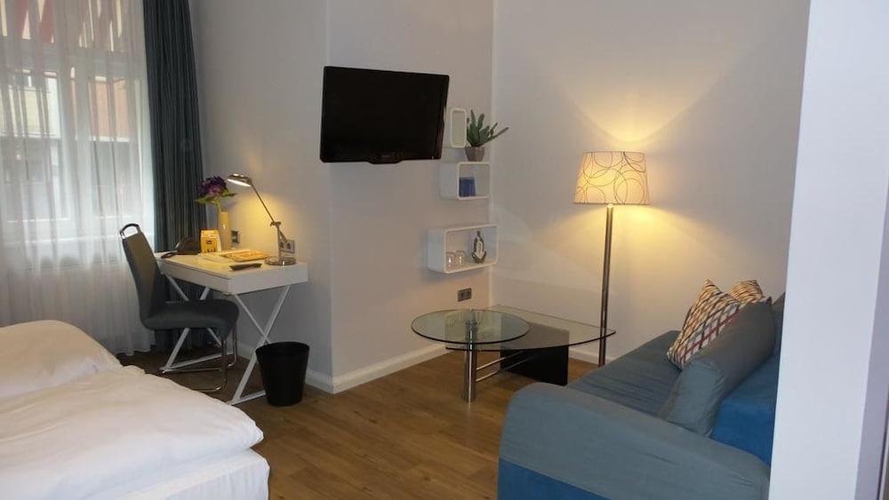 Hotel Alt - Tegel Берлин Экстерьер фото